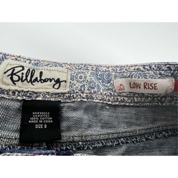 Billabong Denim Embroidered Mini Skirt Size 9 Low Rise - Picture 2 of 12
